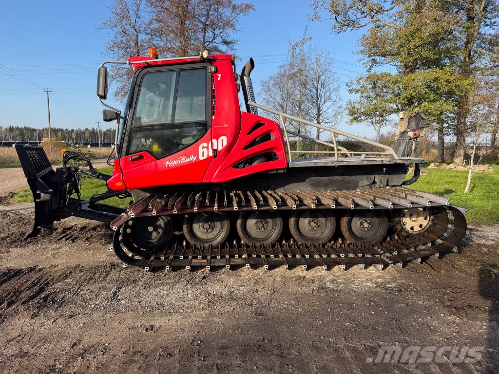 PISTEBULLY 600 鏟雪車