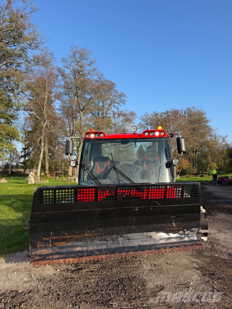 PISTEBULLY 600 鏟雪車
