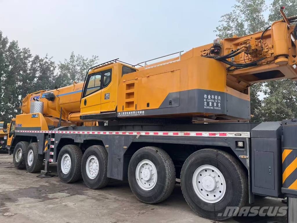 XCMG XCA260 Visurgājēji celtņi