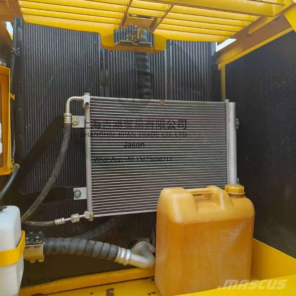 Komatsu PC 220 履带挖掘机