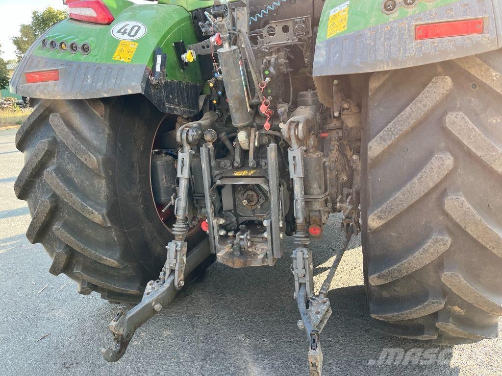 Fendt 724 POWER + GEN7 Трактори