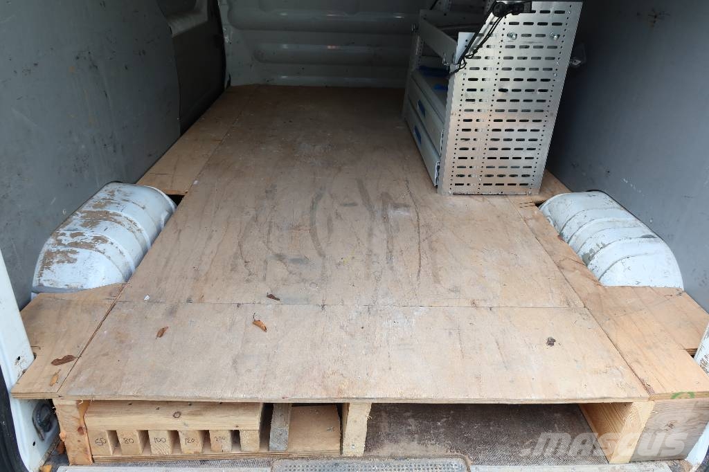 Opel VIVARO Gesloten bedrijfswagens