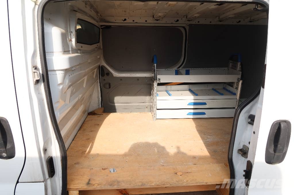 Opel VIVARO Gesloten bedrijfswagens