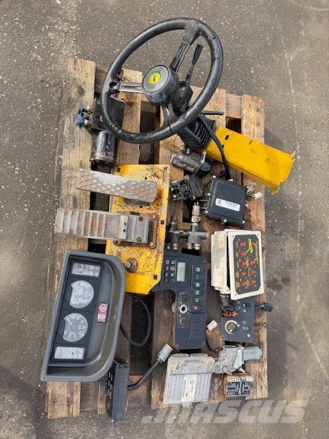 Bell B 25 USED PARTS CAB キャビン及び内装