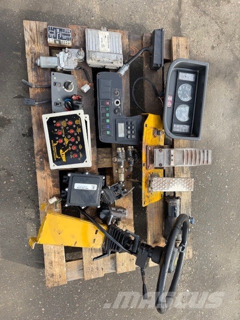 Bell B 25 USED PARTS CAB キャビン及び内装