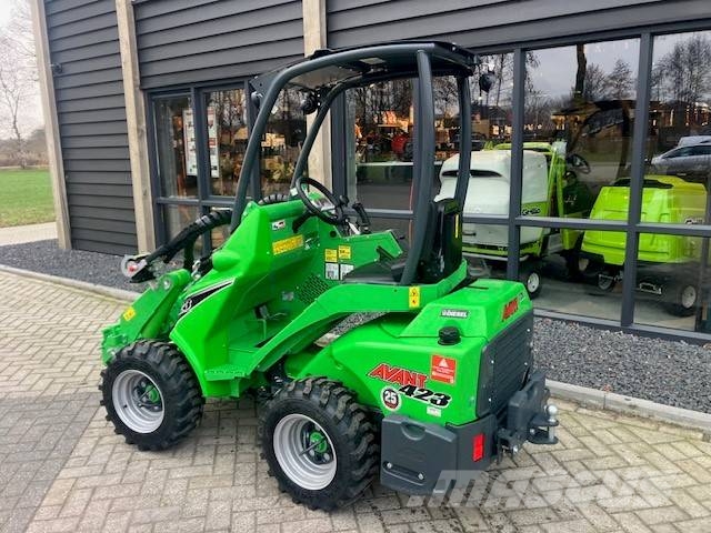 Avant 423 TDL لوادر صغيرة