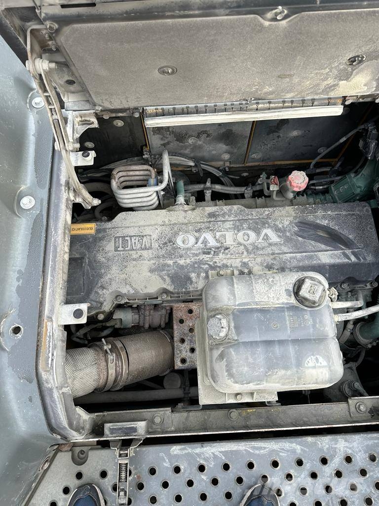 Volvo EC 480 E L Roomikekskavaatorid