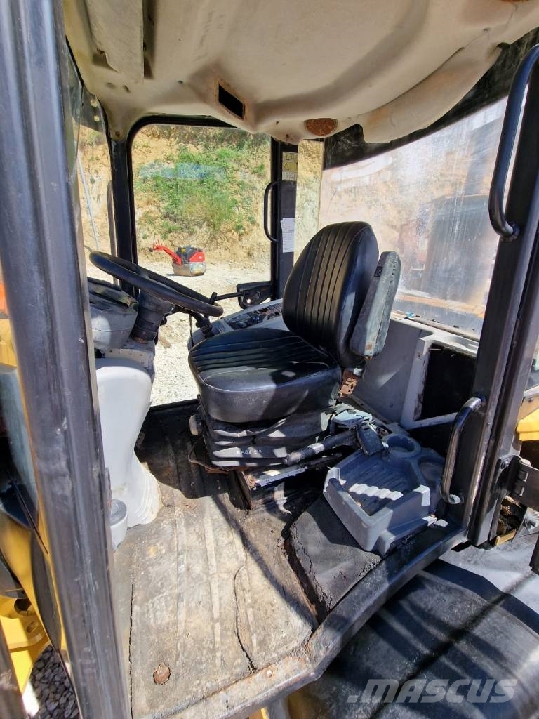 CAT 906 H NEW TIRES Hjullastare