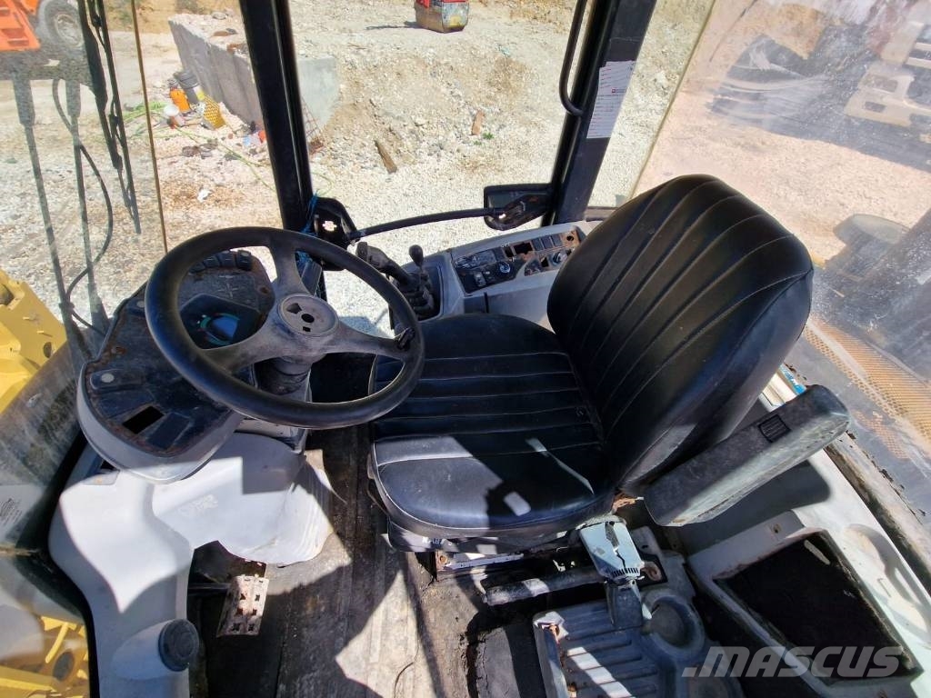 CAT 906 H NEW TIRES Hjullastare