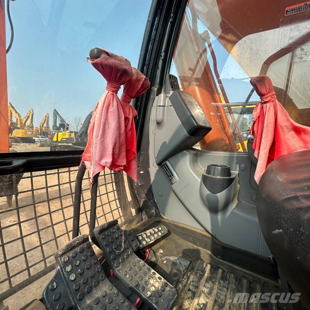 Hitachi ZX 160 Kāpurķēžu ekskavatori