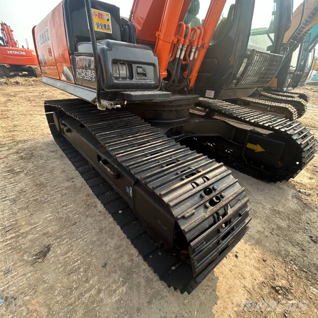 Hitachi ZX 160 Kāpurķēžu ekskavatori
