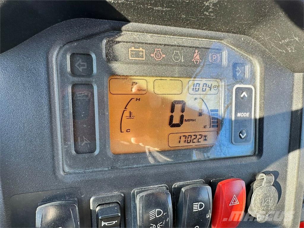 John Deere Gator XUV 855D 4-Sitzer... Tractors