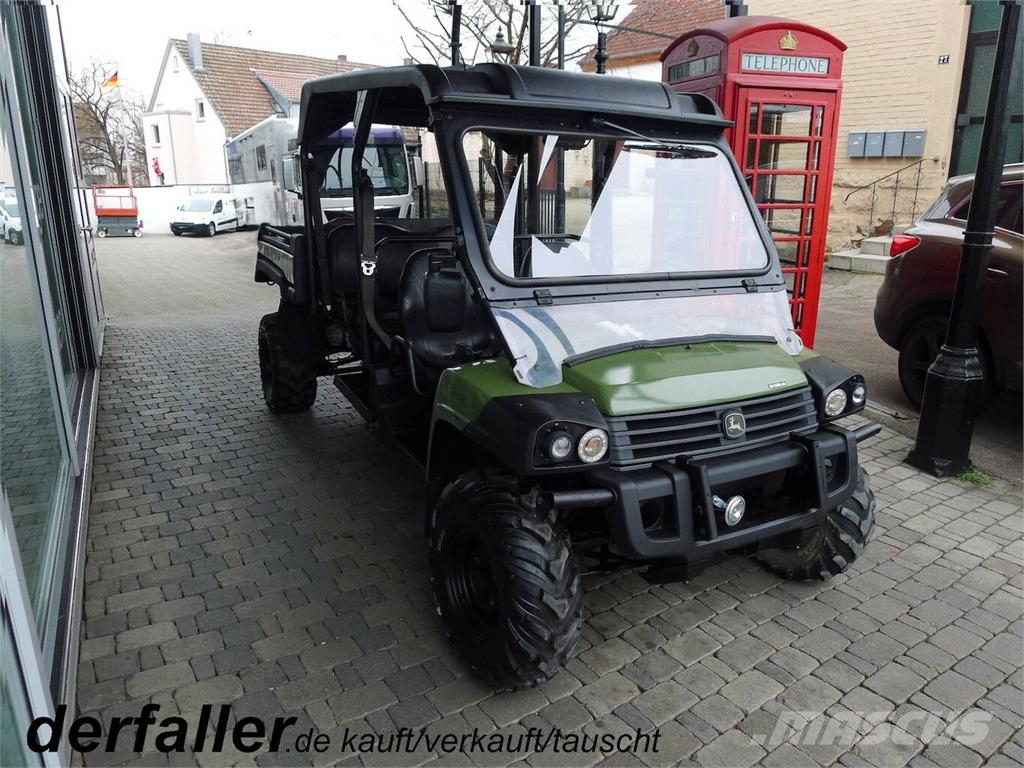 John Deere Gator XUV 855D 4-Sitzer... Tractors