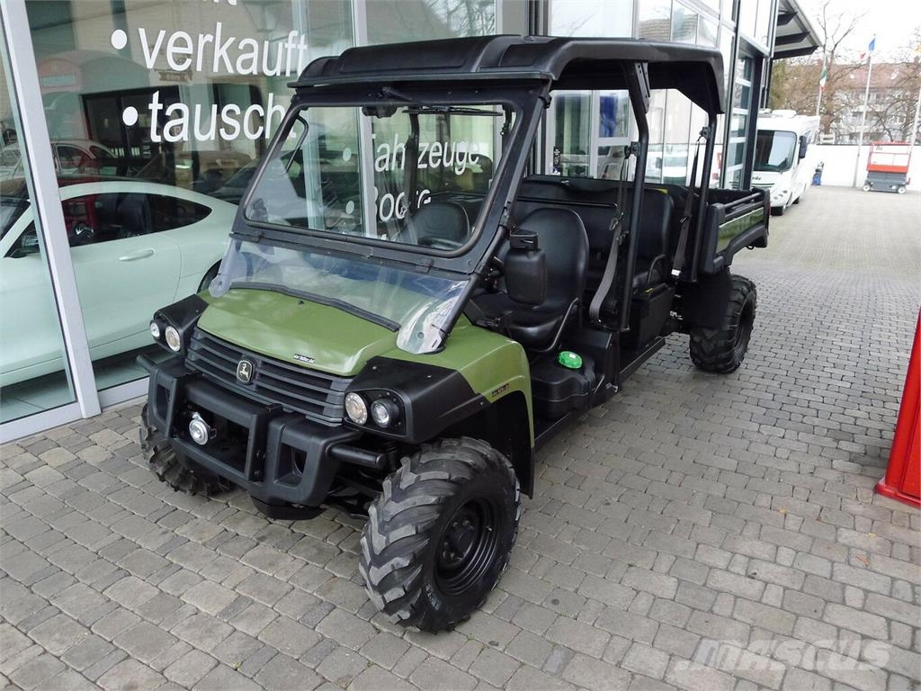 John Deere Gator XUV 855D 4-Sitzer... Tractors