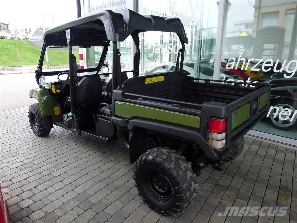 John Deere Gator XUV 855D 4-Sitzer... Tractors