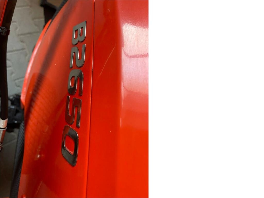 KUBOTA B2650 mit Frontlader und Schaufel... Traktorer