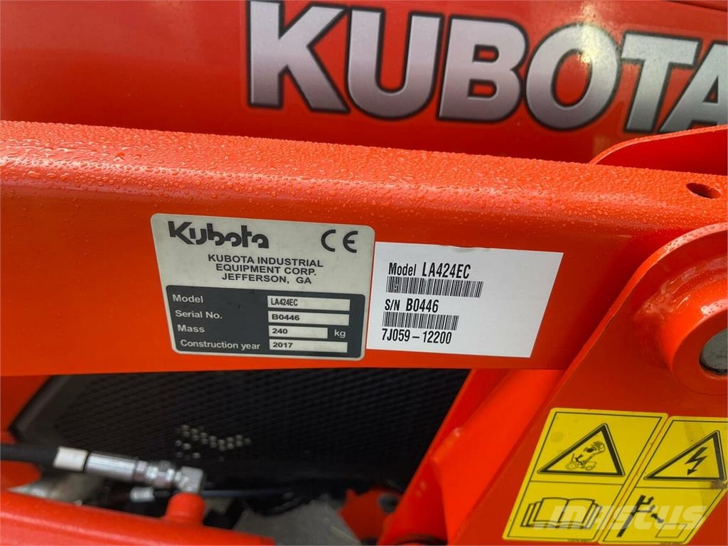 KUBOTA B2650 mit Frontlader und Schaufel... Traktorer