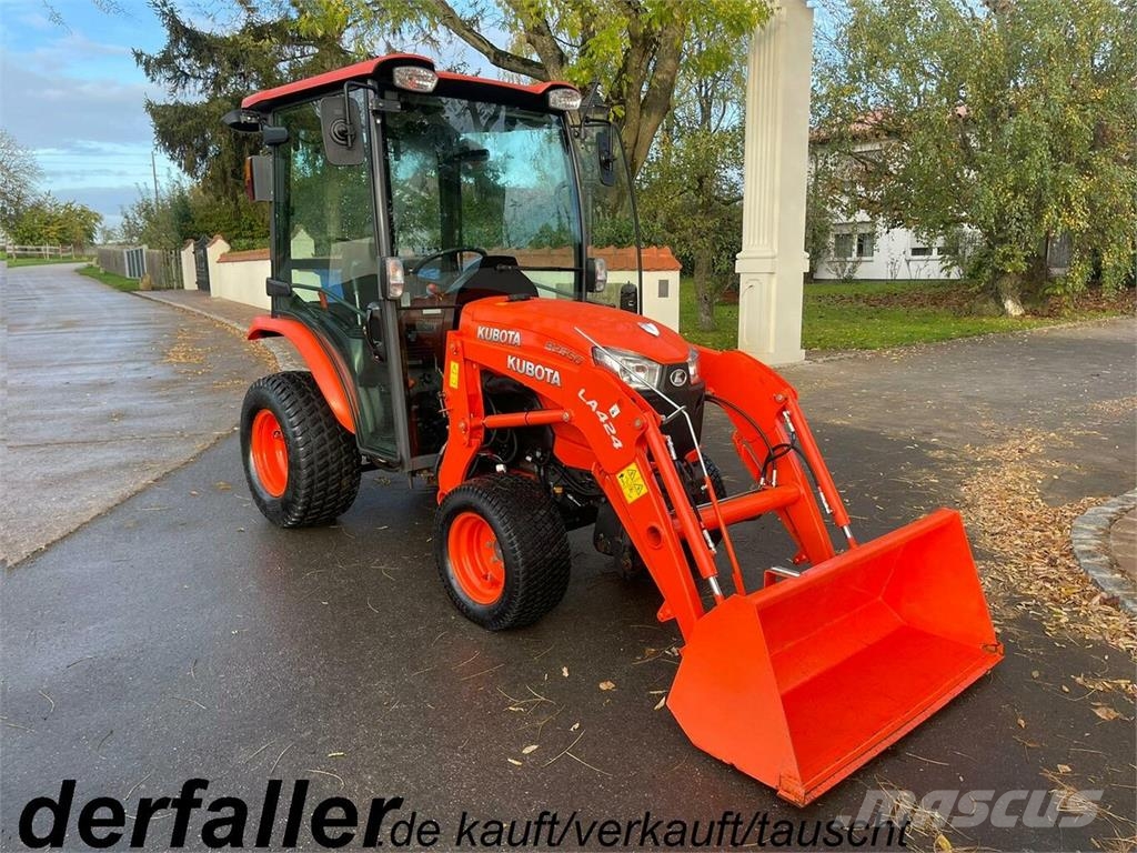 KUBOTA B2650 mit Frontlader und Schaufel... Traktorer