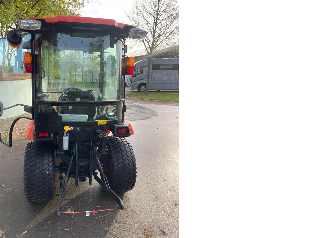KUBOTA B2650 mit Frontlader und Schaufel... Traktorer