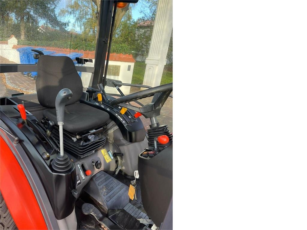 KUBOTA B2650 mit Frontlader und Schaufel... Traktorer