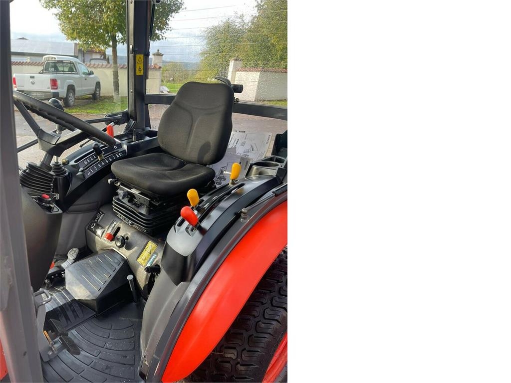 KUBOTA B2650 mit Frontlader und Schaufel... Traktorer