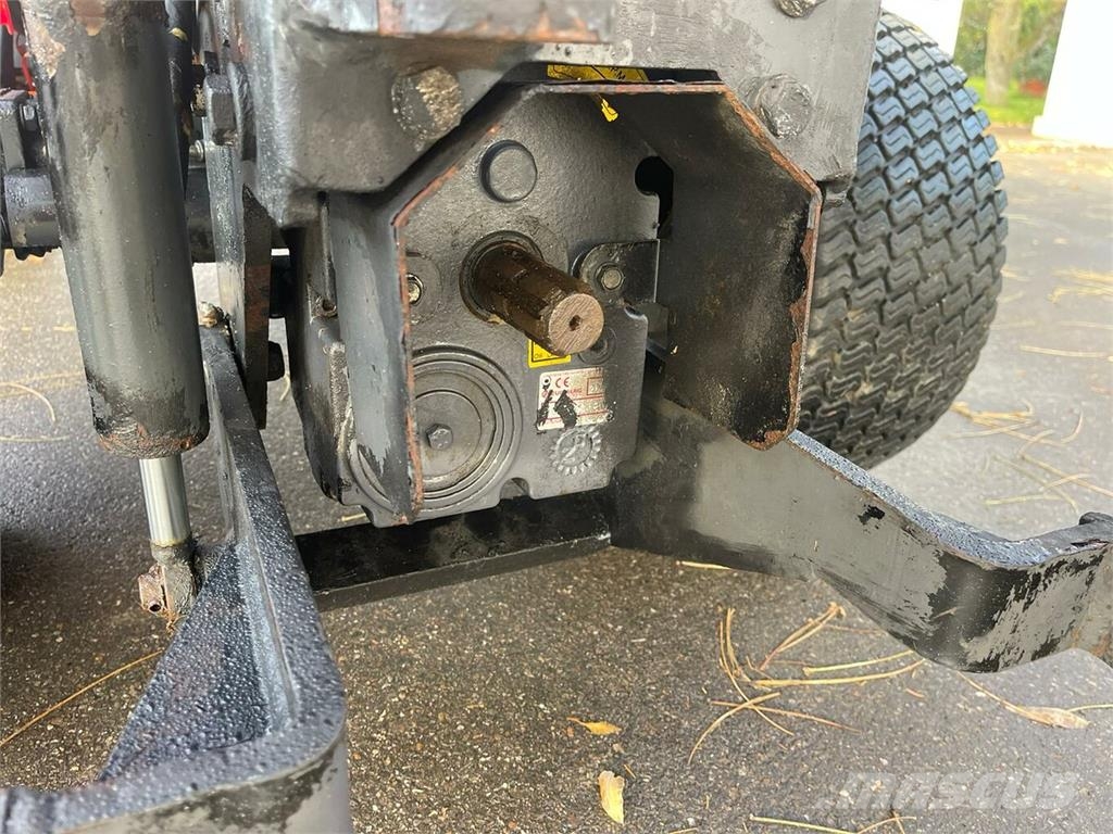 KUBOTA B2650 mit Frontlader und Schaufel... Traktorer