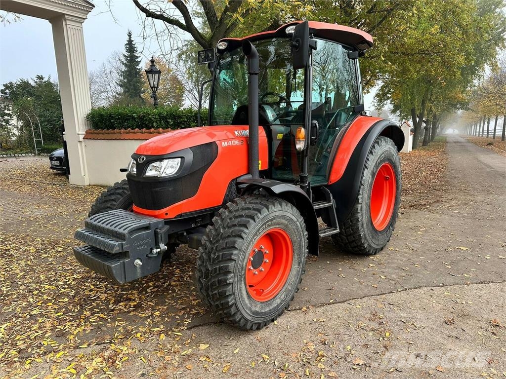KUBOTA M4062 Hydraulic Shuttle mit Rasenbereifung... Traktorer