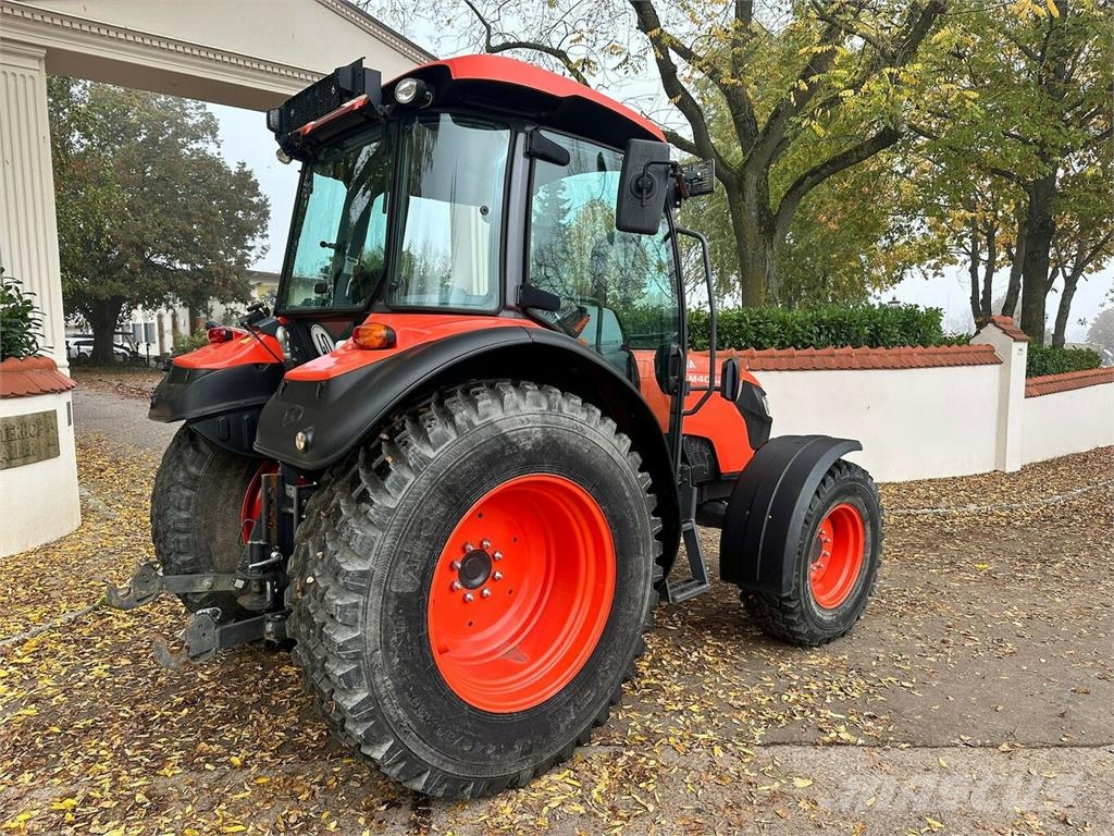 KUBOTA M4062 Hydraulic Shuttle mit Rasenbereifung... Traktorer