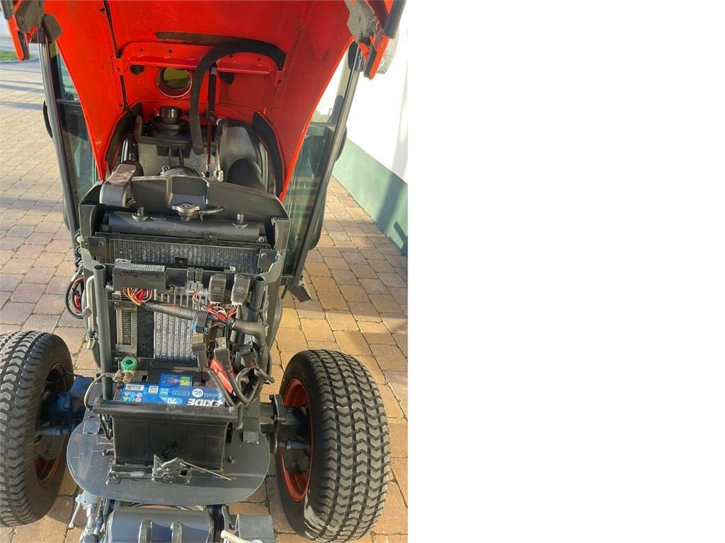 KUBOTA STW40 Allrad Schlepper und Bahnplaner... Tractors