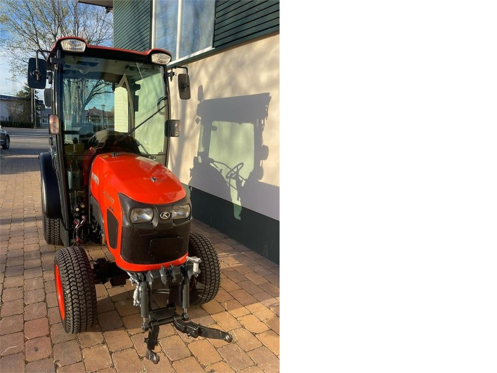KUBOTA STW40 Allrad Schlepper und Bahnplaner... Tractors