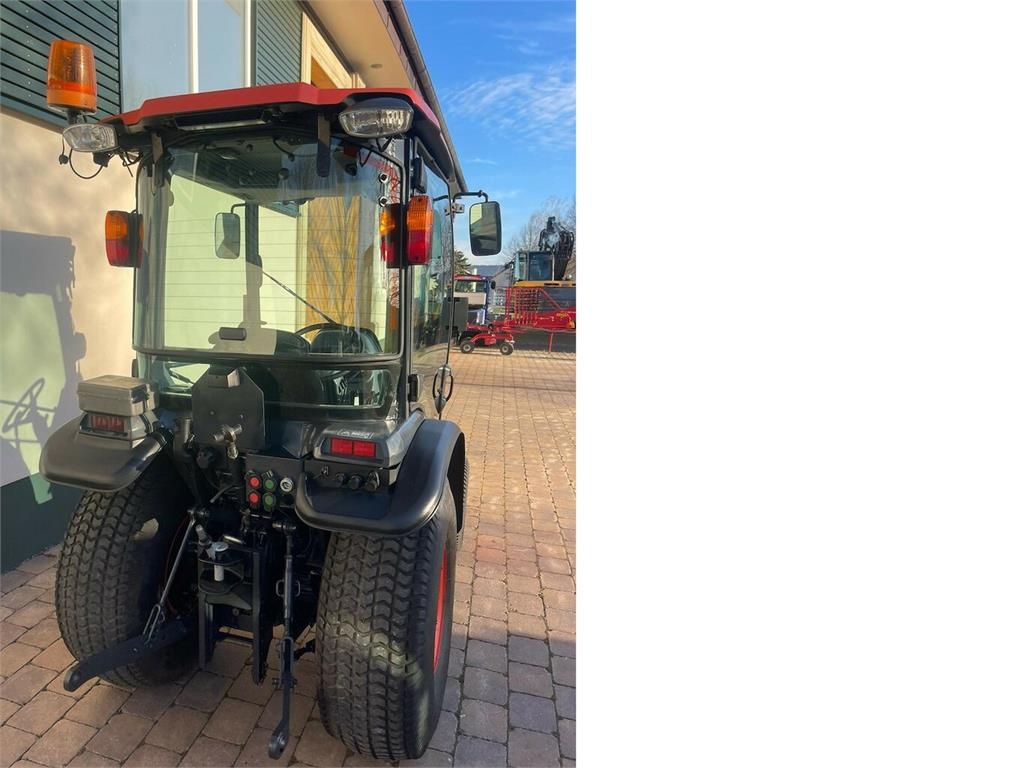 KUBOTA STW40 Allrad Schlepper und Bahnplaner... Tractors