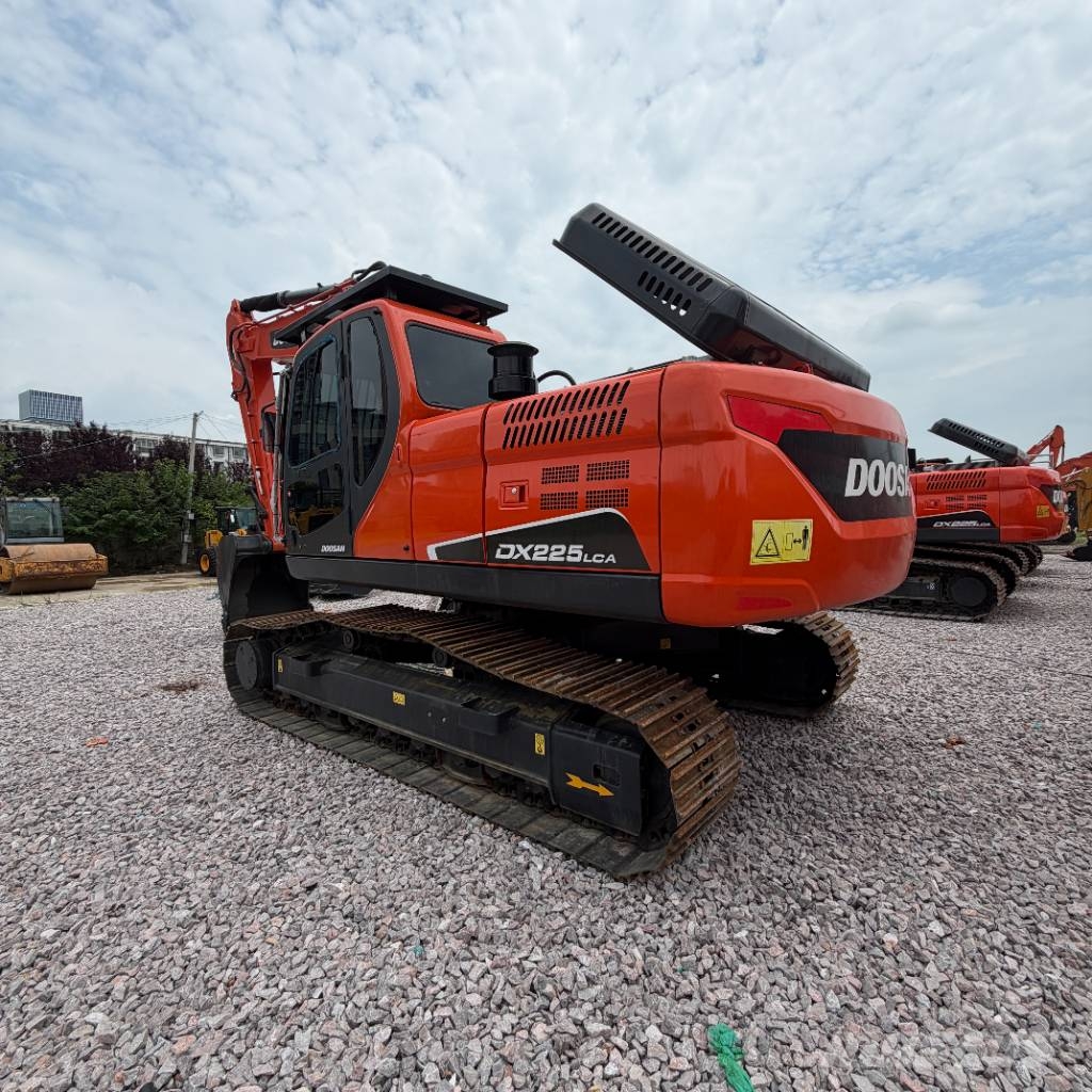 Doosan DX 225 LCA Kāpurķēžu ekskavatori