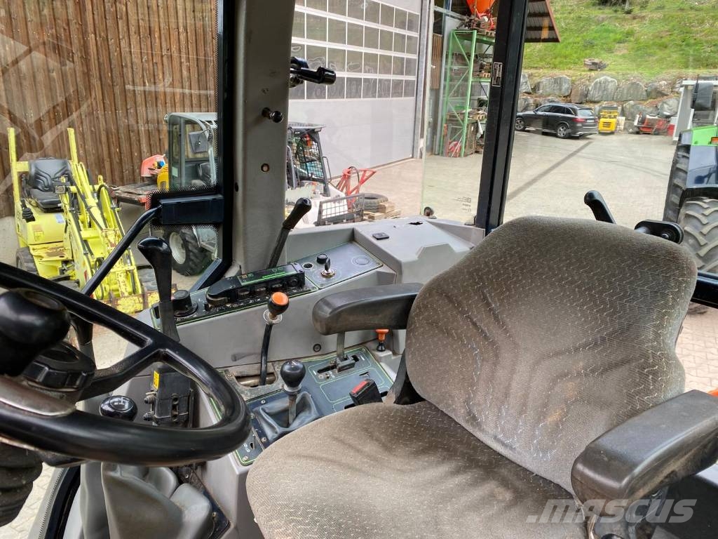 Deutz-Fahr 6. 38 Schlepper 曳引機