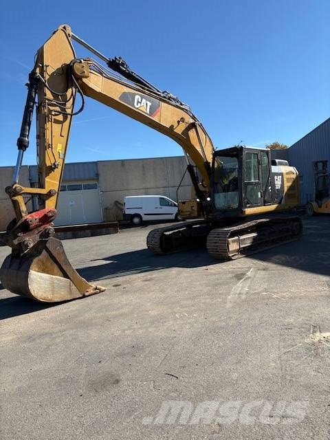CAT 323 F L Pelle sur chenilles