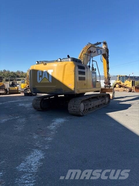 CAT 323 F L Pelle sur chenilles