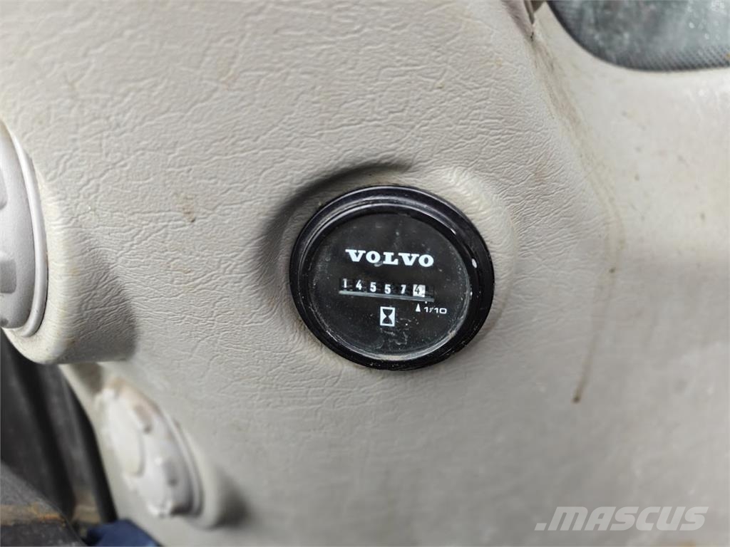  Ruoppausproomu, hinaaja + Volvo EC250EL Ruoppauspr Barje si pontoane