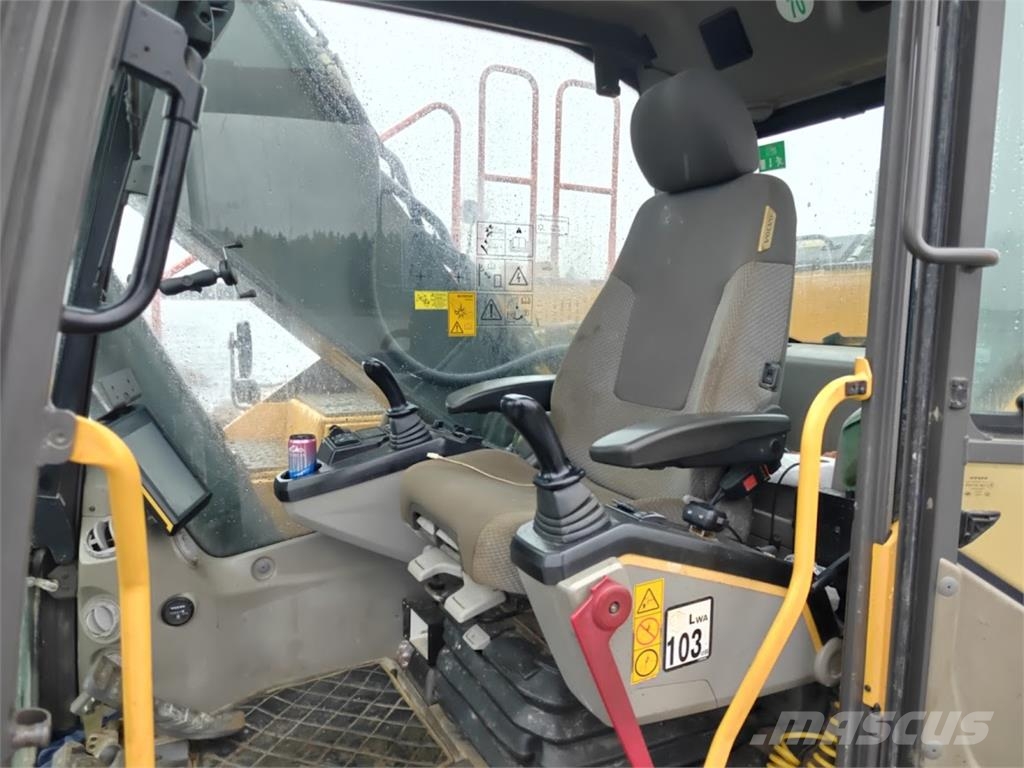 Ruoppausproomu, hinaaja + Volvo EC250EL Ruoppauspr Veneet, proomut ja ponttoonit
