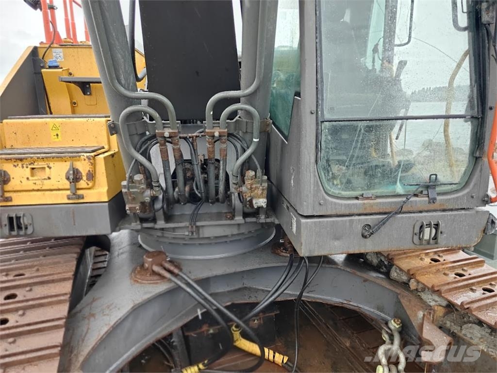  Ruoppausproomu, hinaaja + Volvo EC250EL Ruoppauspr Barje si pontoane