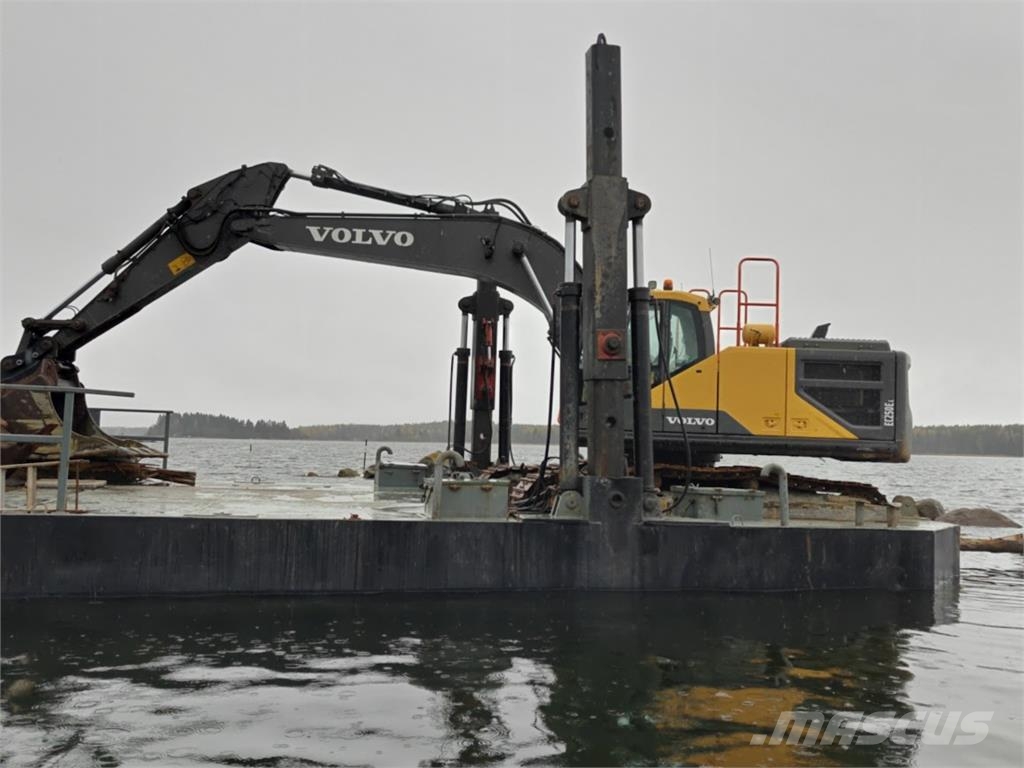  Ruoppausproomu, hinaaja + Volvo EC250EL Ruoppauspr Barje si pontoane