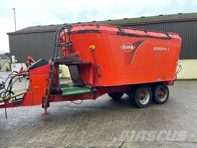 Kuhn EuroMix Animal feeders