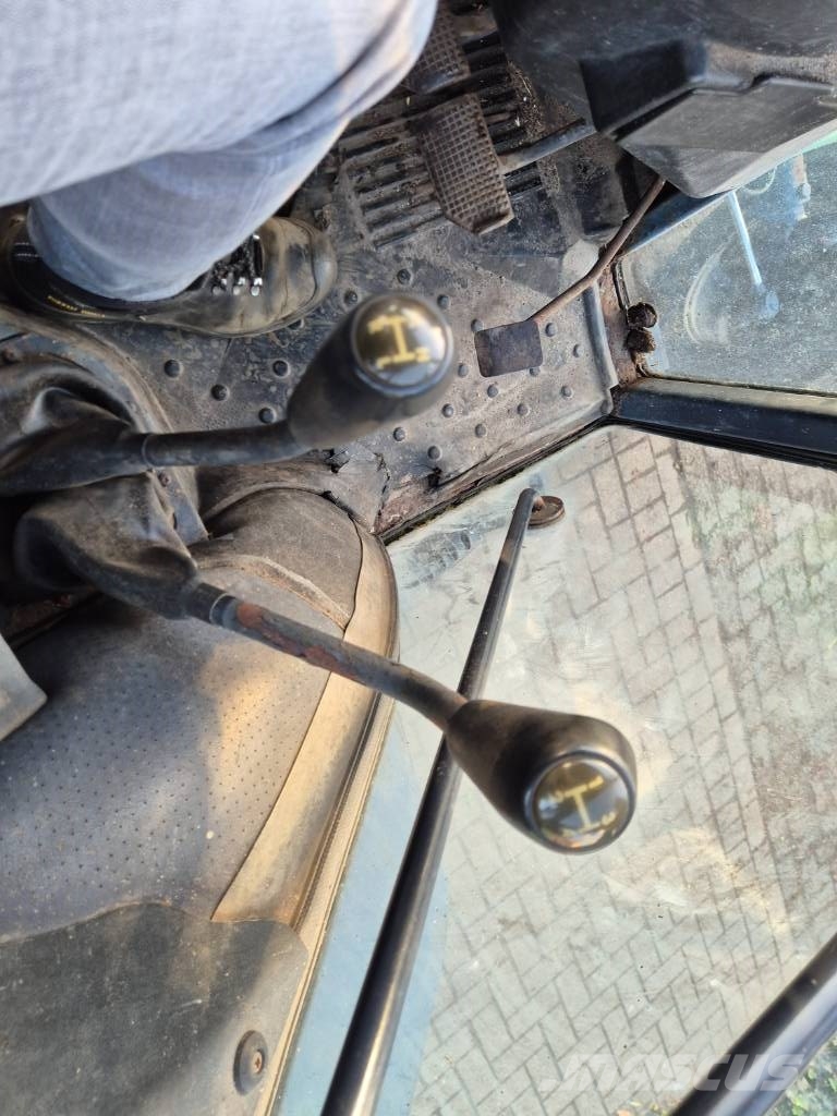 Deutz DX 3.90 Traktorji
