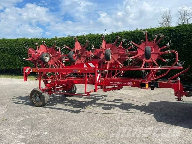 Lely 1250 PROFI TEDDER Rakes and tedders