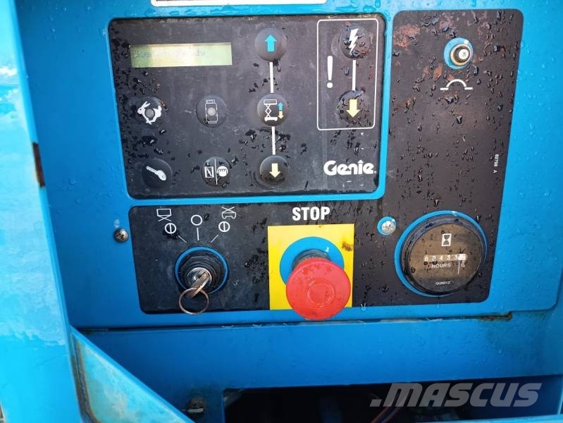 Genie GS4390 - 15,11m, diesel, 4x4 Käärtõstukid