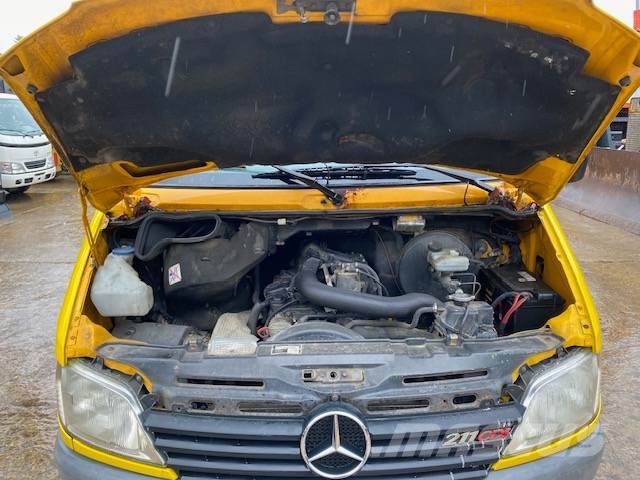Mercedes-Benz 211 CDI B2C 平台