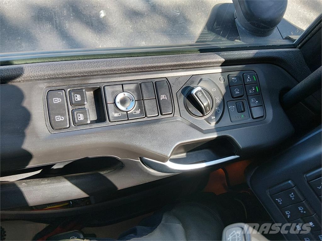 Scania R500 6x2 Camiones con caja de remolque
