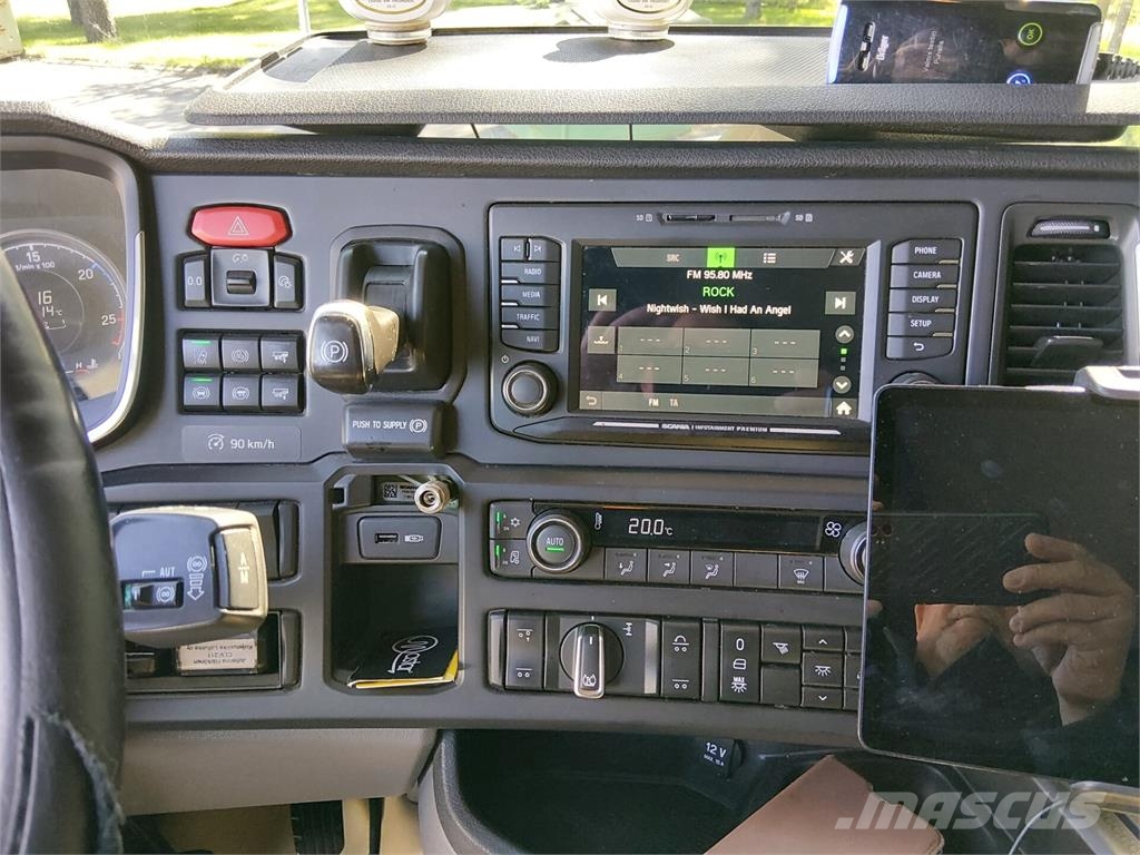 Scania R500 6x2 Camiones con caja de remolque