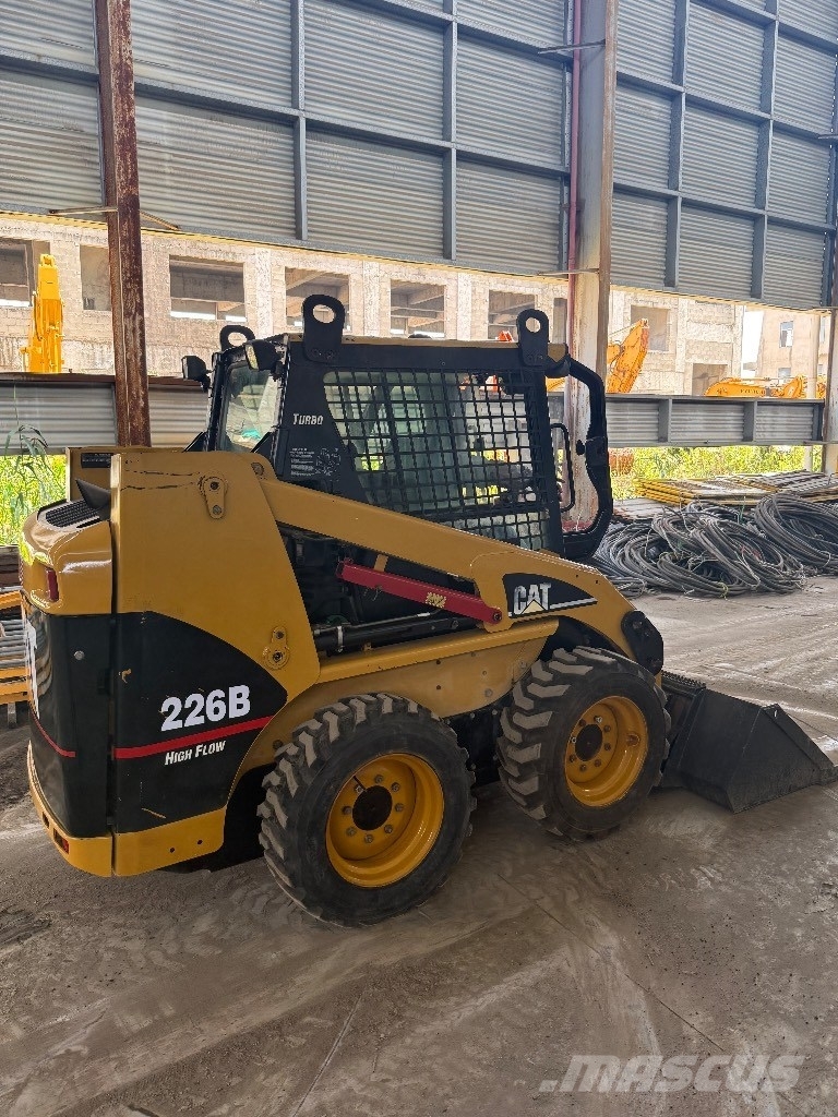 CAT 226 B Chargeuse compacte