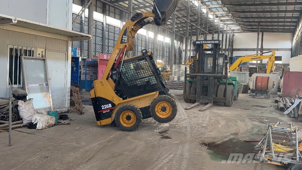 CAT 226 B Chargeuse compacte