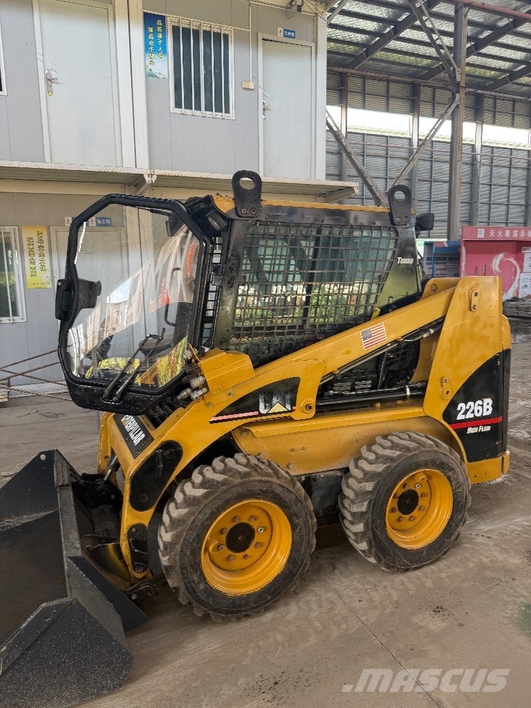 CAT 226 B Chargeuse compacte