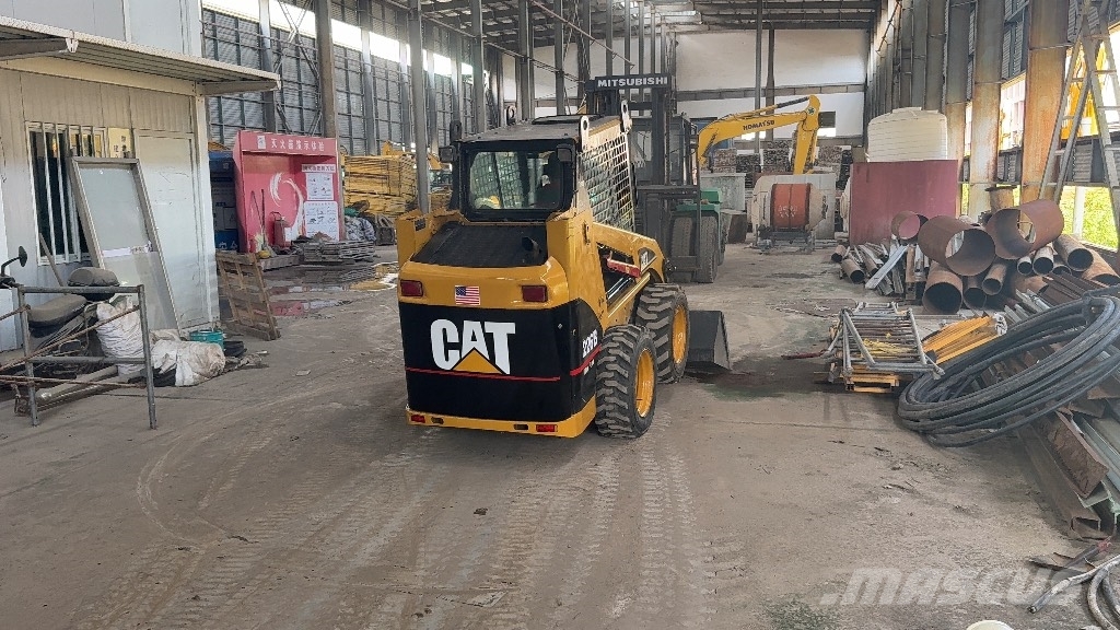 CAT 226 B Chargeuse compacte